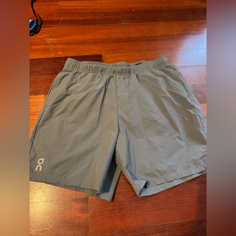 ON Men's Athletic Shorts - Gray